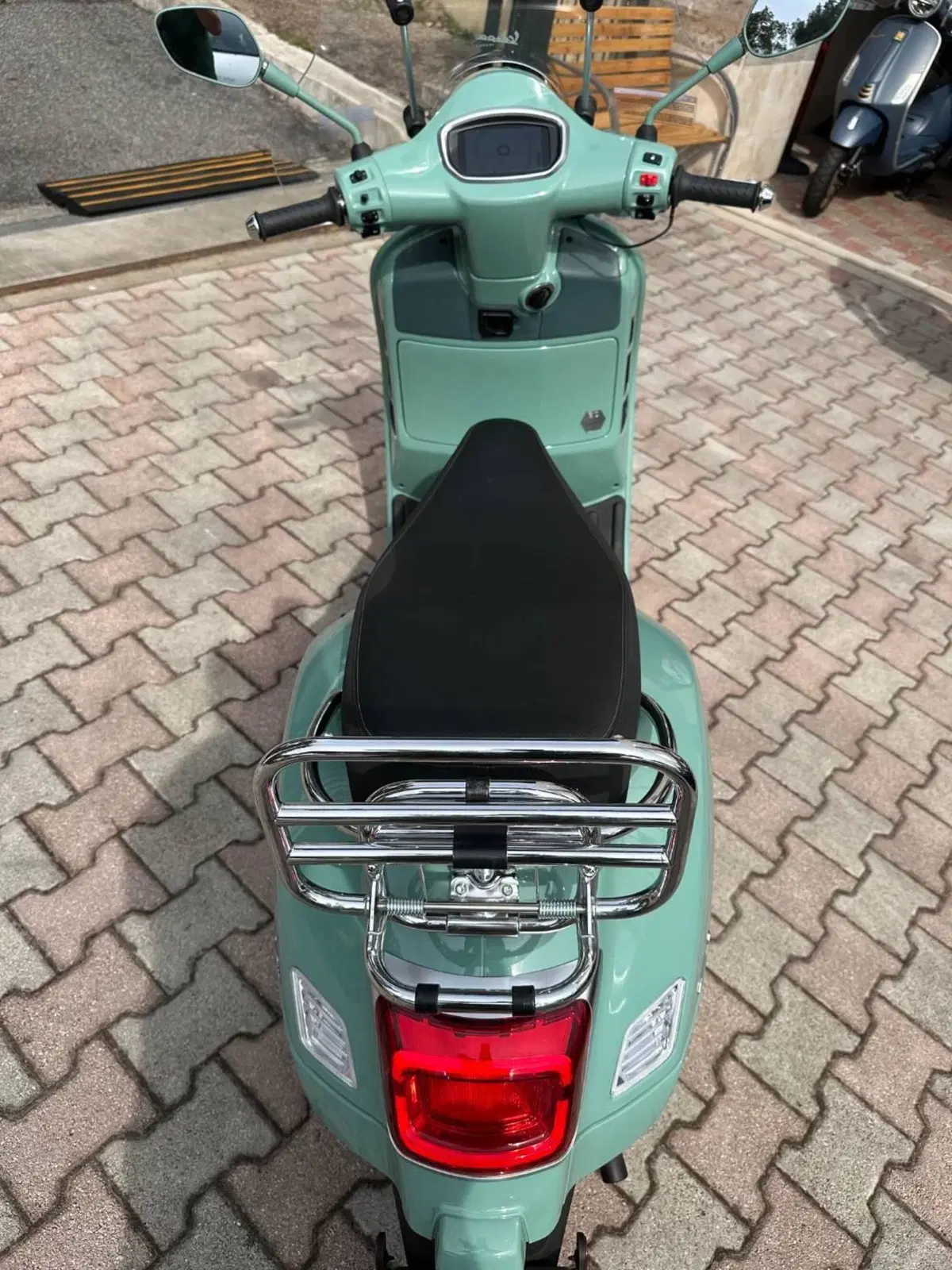 Vespa GTS 310 Edizione Ottantesimo (2026) (5)