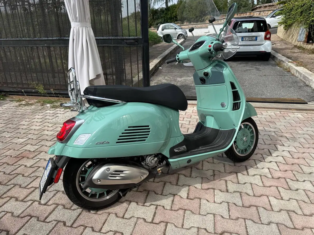 Vespa GTS 310 Edizione Ottantesimo (2026) (6)