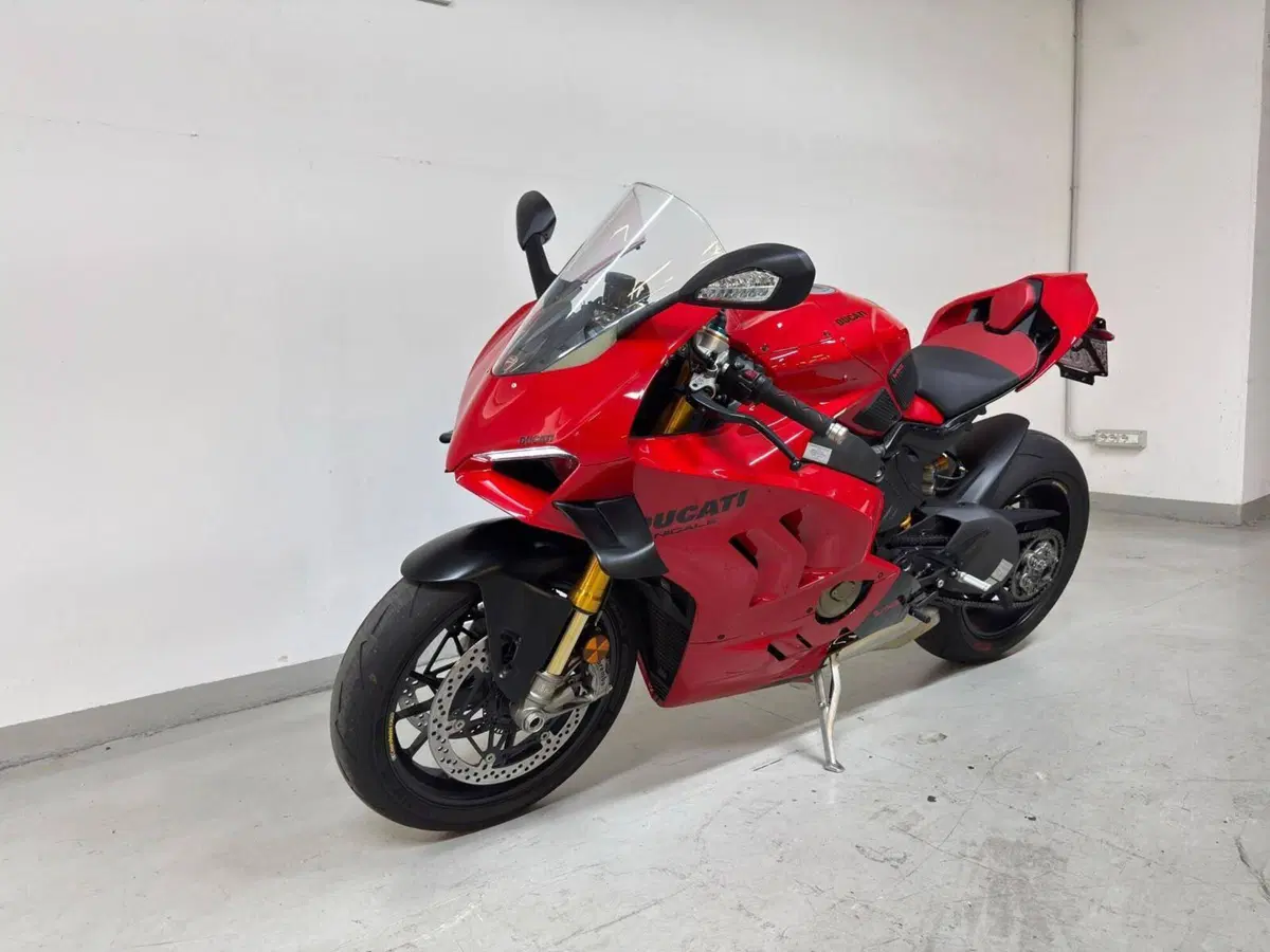 Ducati Panigale V4 S (2022 - 24) (2)