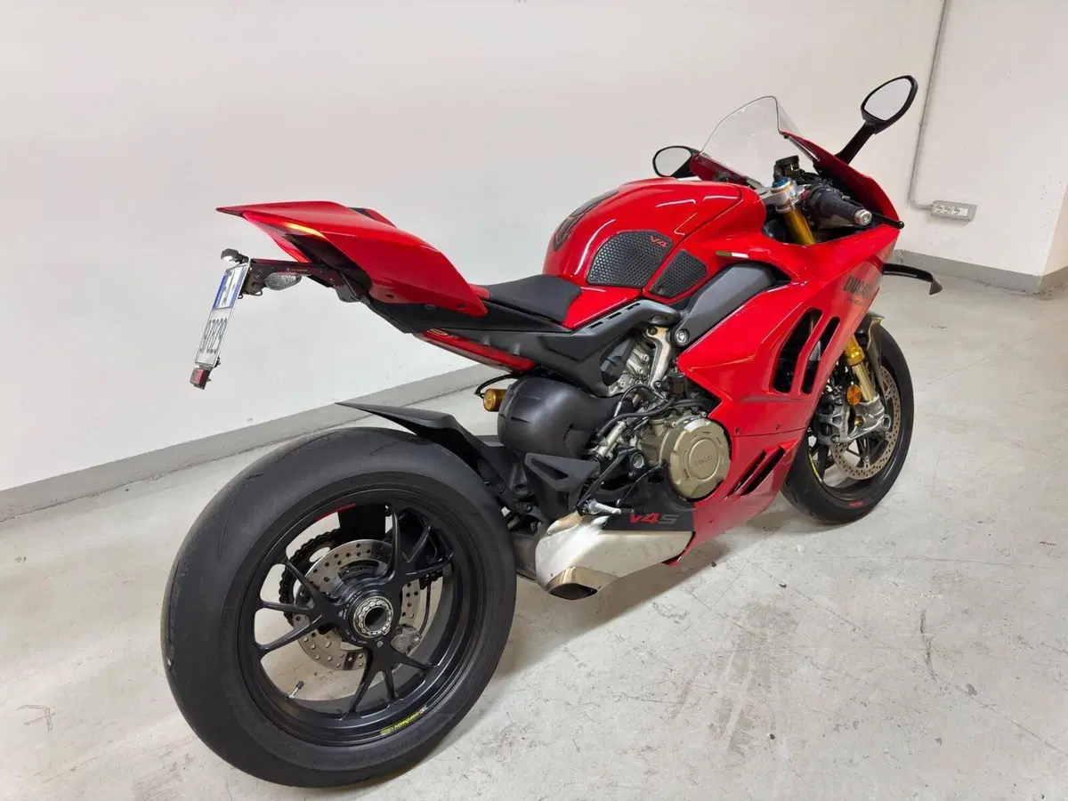 Ducati Panigale V4 S (2022 - 24) (6)