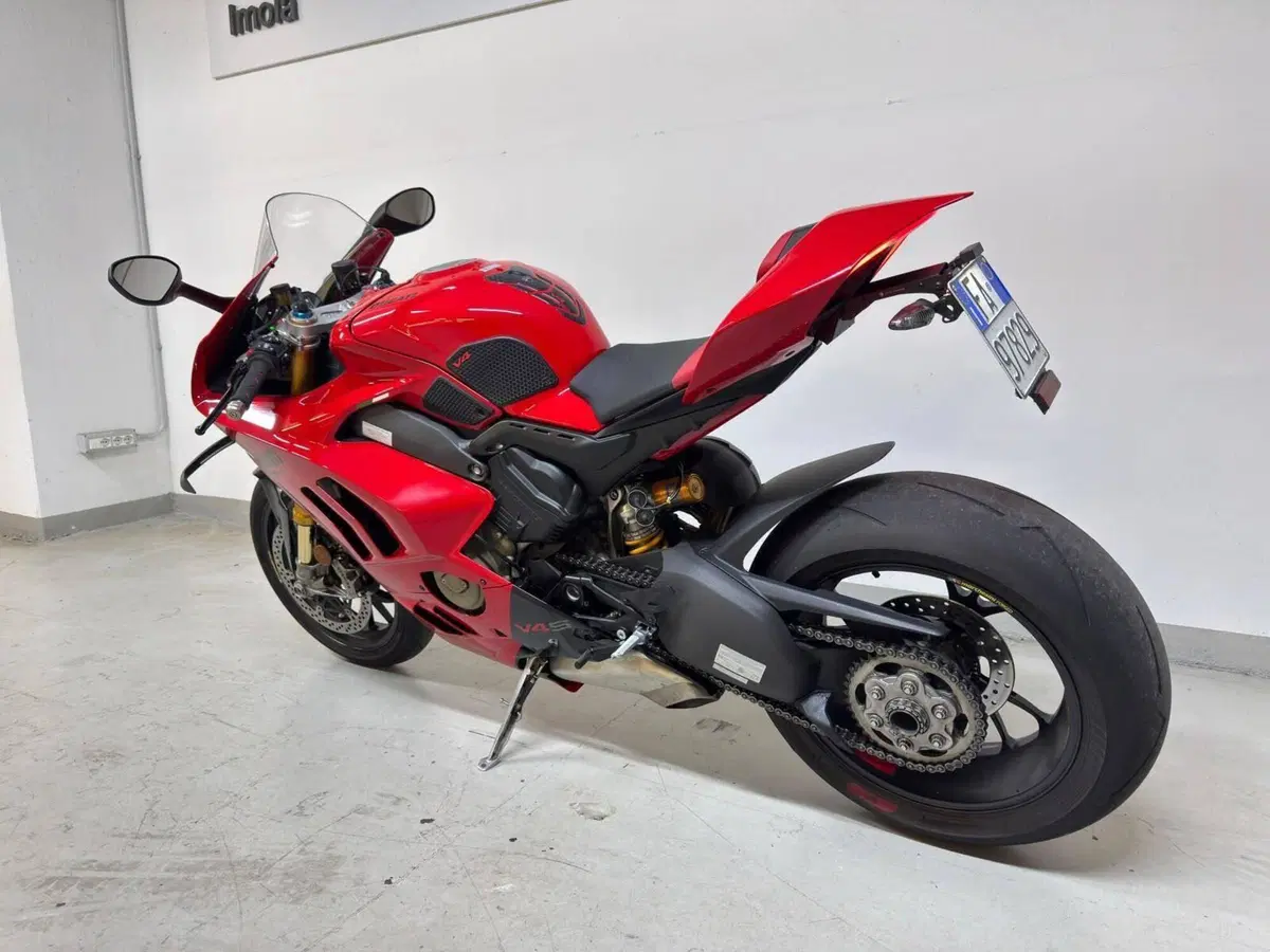 Ducati Panigale V4 S (2022 - 24) (8)