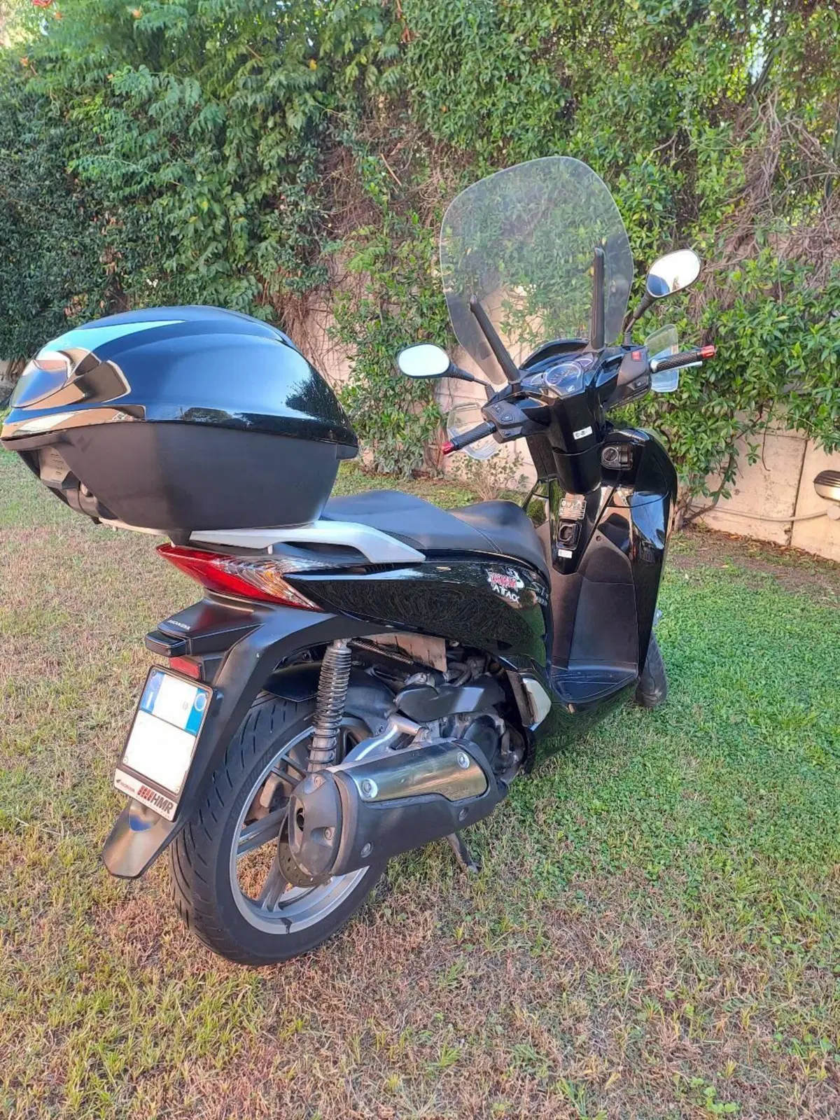 Honda SH 300 i ABS (2016 - 20) (2)
