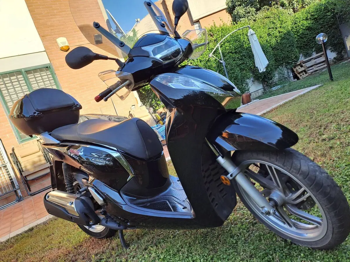 Honda SH 300 i ABS (2016 - 20) (3)