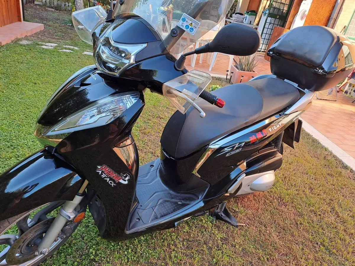 Honda SH 300 i ABS (2016 - 20) (5)