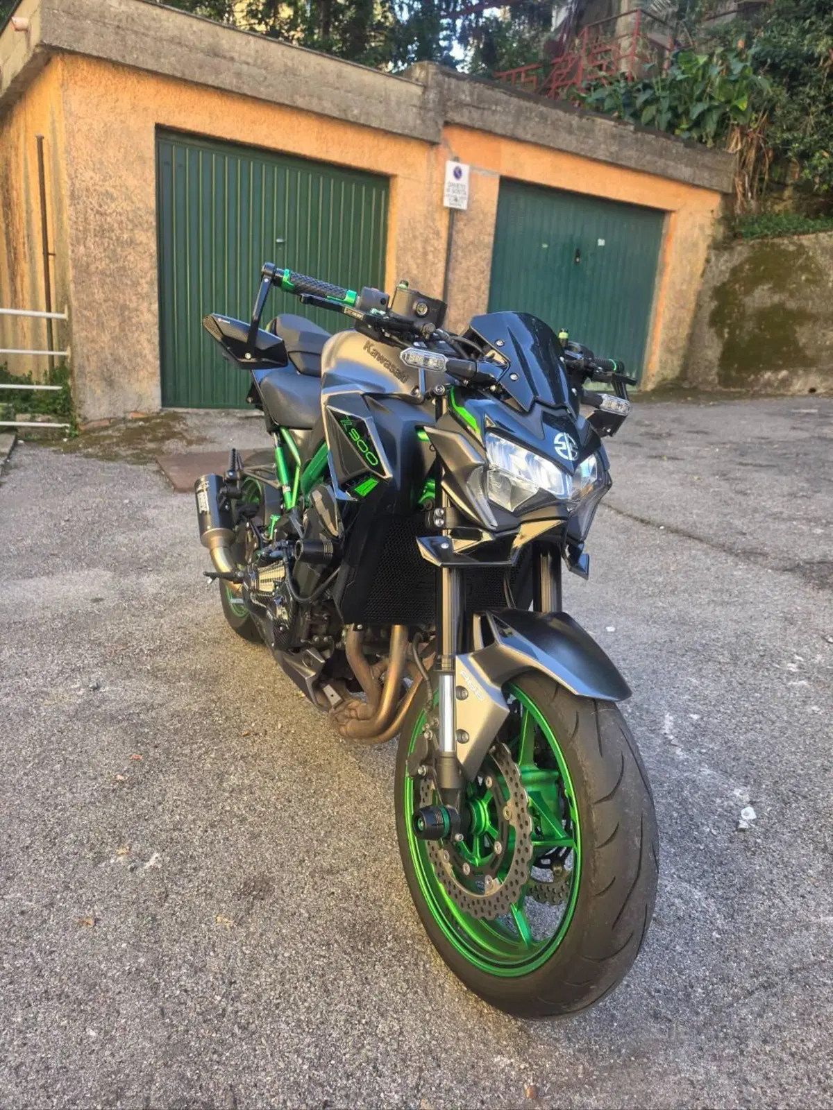 Kawasaki Z 900 (2021 - 24) (2)