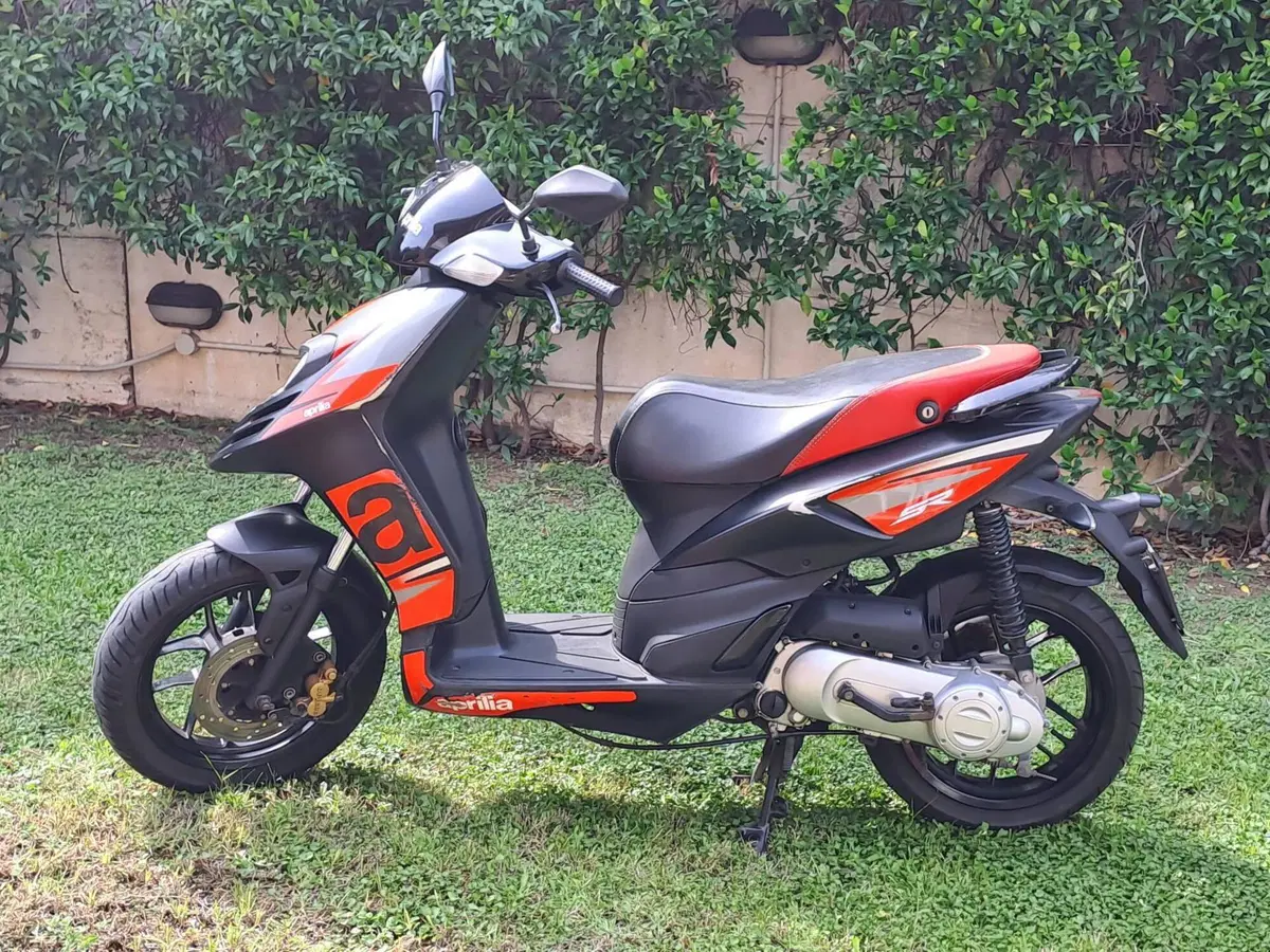 Aprilia SR 50 Motard 2T (2018 - 20)
