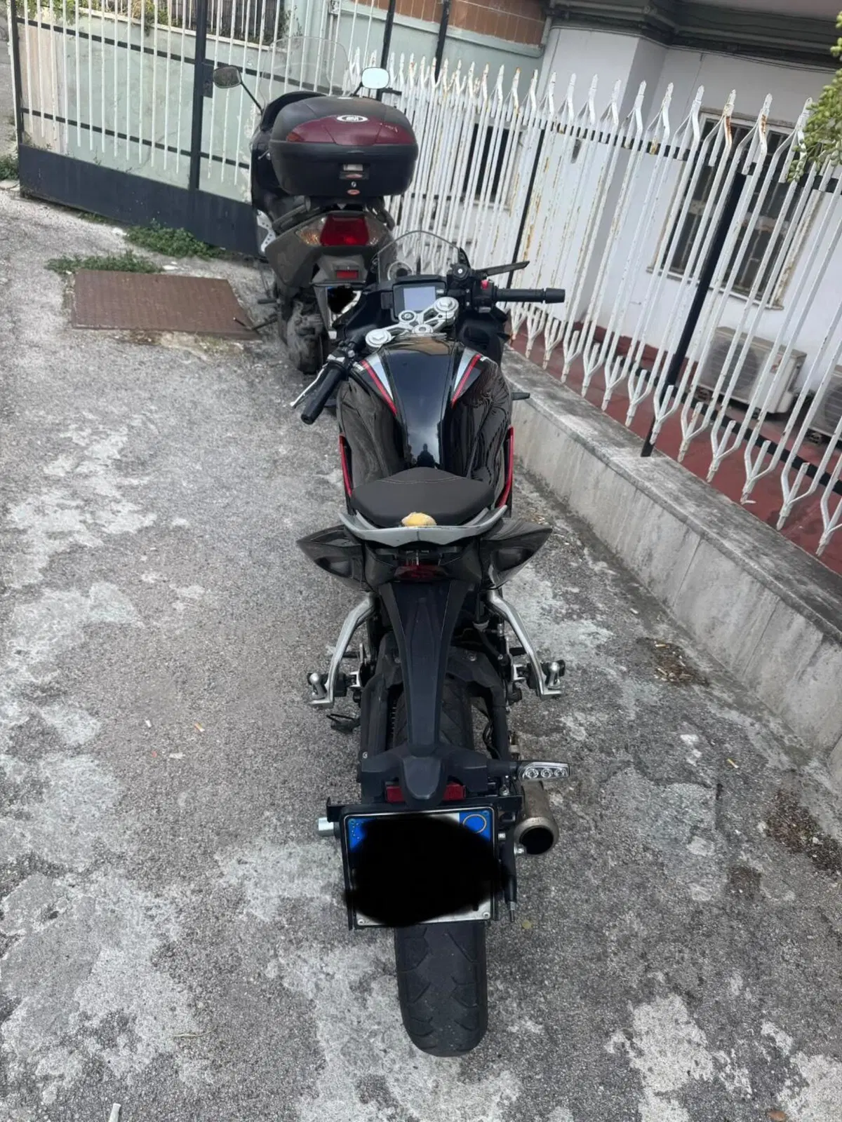 QJ Motor SRK 125 R (2024) (2)
