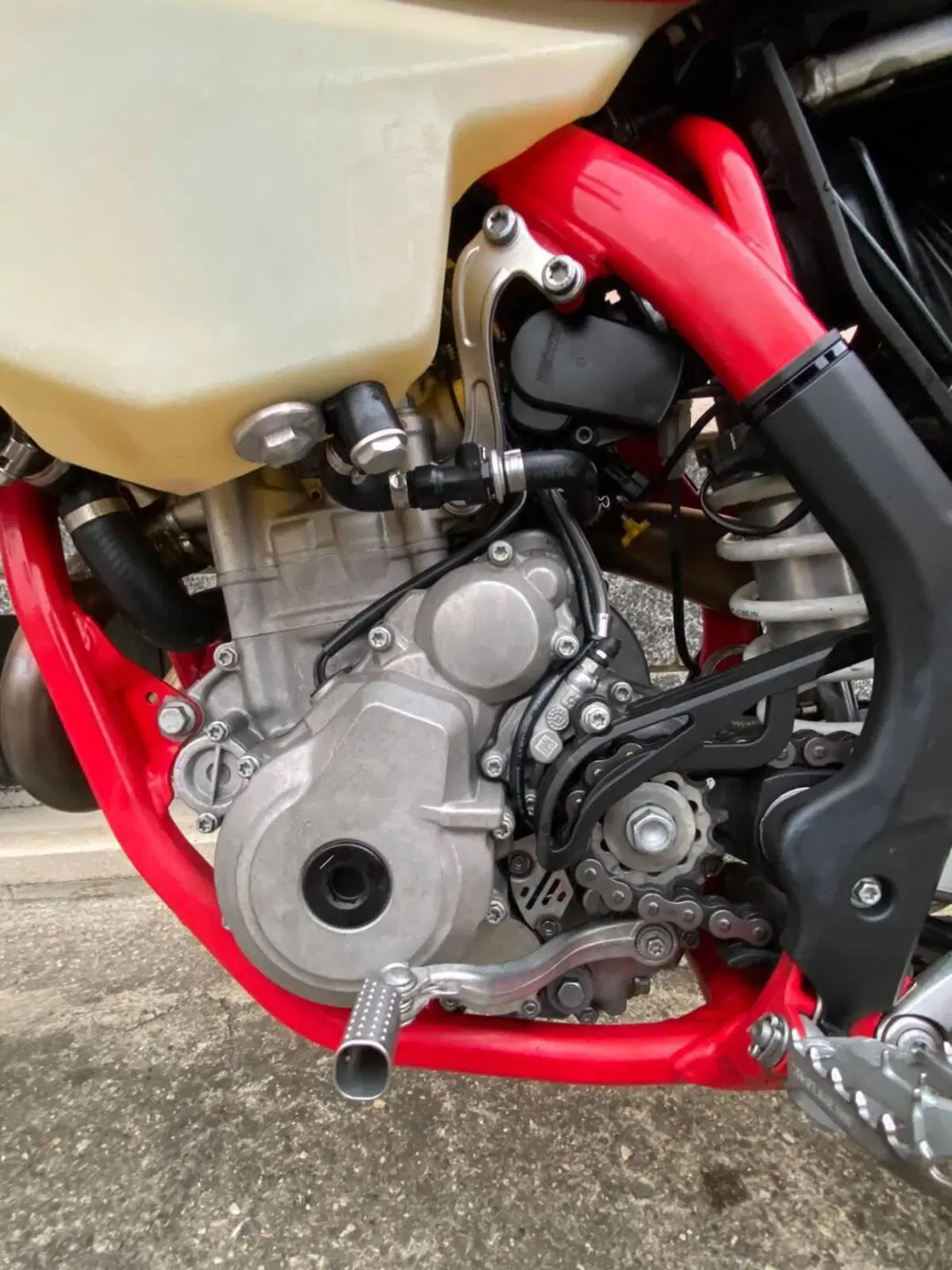 GASGAS EC 250 F (2023) (6)