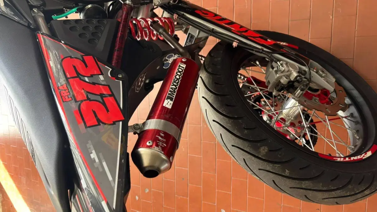 Fantic Motor Motard 50 Performance 2t (2020) (2)