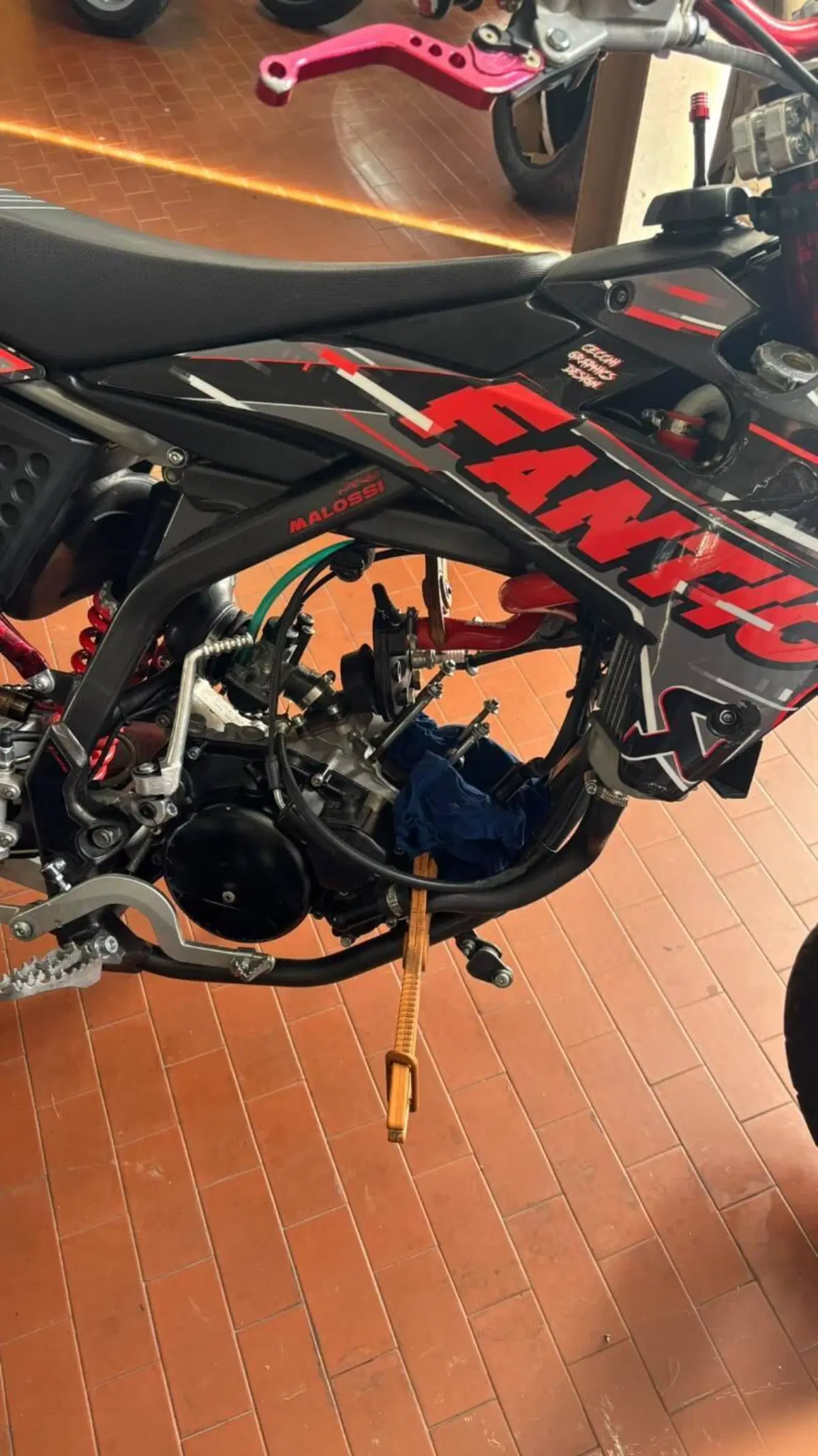 Fantic Motor Motard 50 Performance 2t (2020) (6)