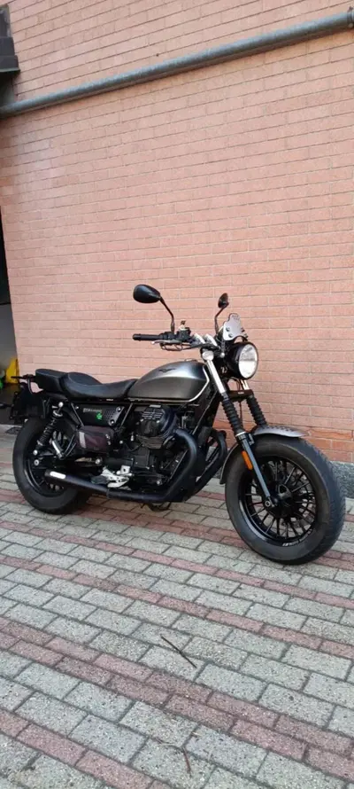 Moto Guzzi V9 Bobber (2018 - 20) usata