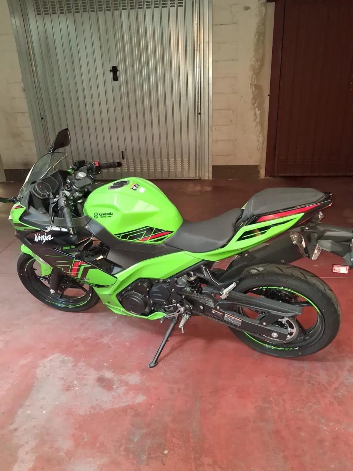 Kawasaki Ninja 400 (2023) (4)