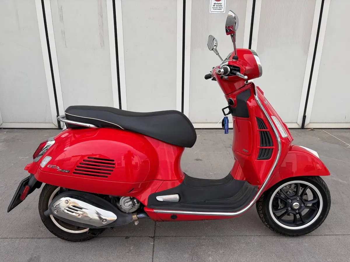 Vespa GTS 300 Super (2023 - 24) (4)