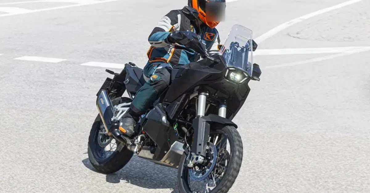 Nuova KTM 990 Adventure, i muletti si sdoppiano: in arrivo anche la versione R?