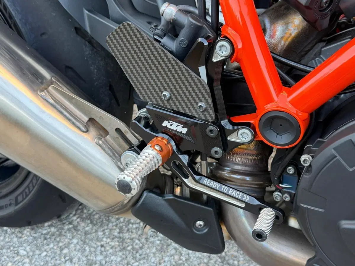 KTM 1390 Super Duke R (2024 - 26) (6)