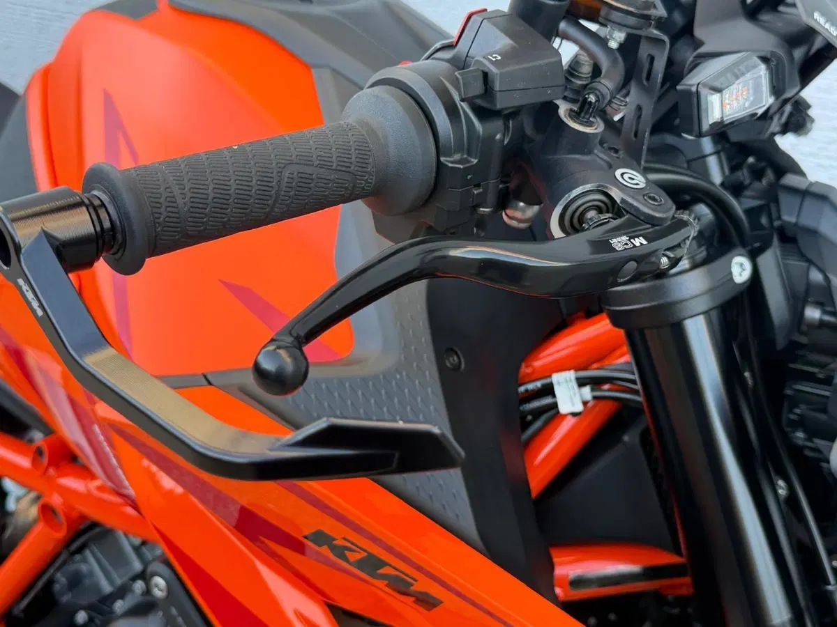 KTM 1390 Super Duke R (2024 - 26) (10)