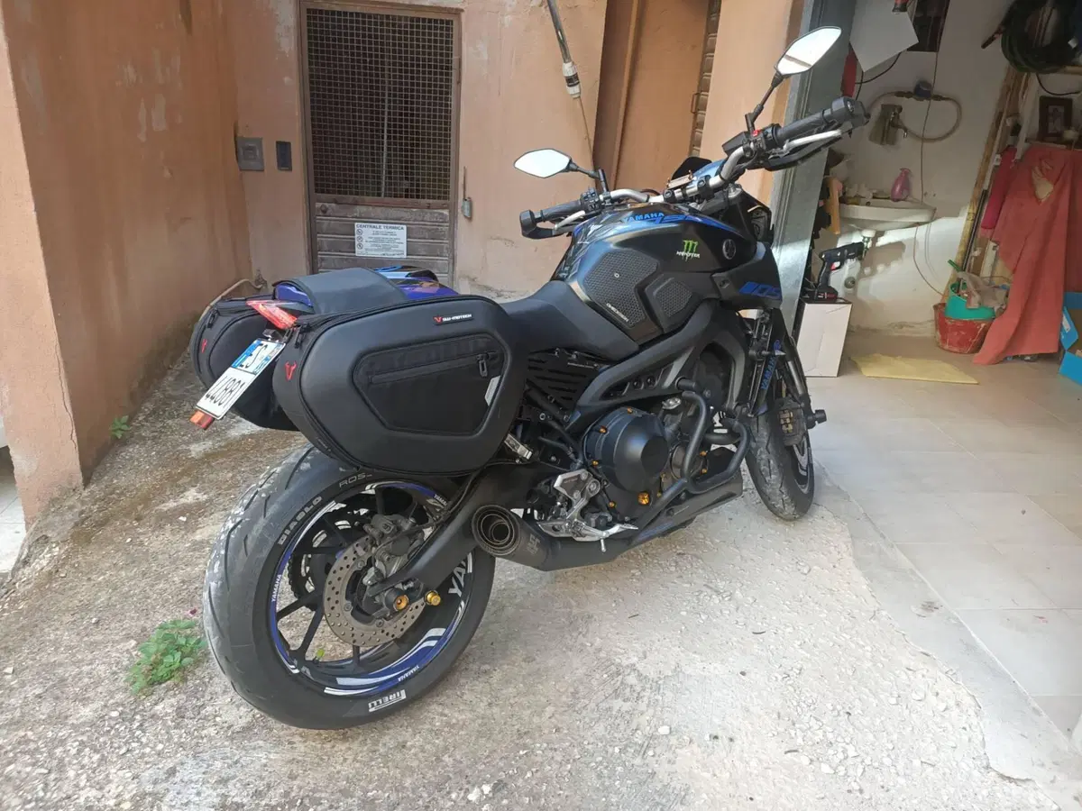 Yamaha MT-09 (2017 - 20) (3)