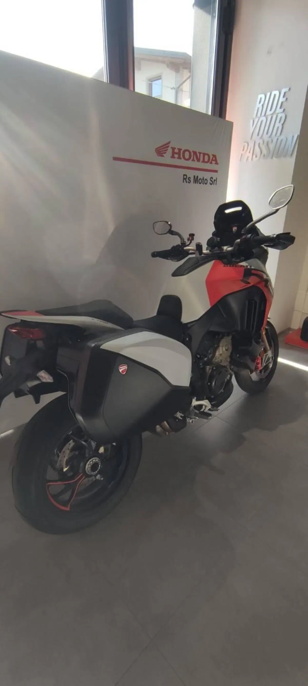 Ducati Multistrada V4 RS (2024 - 25) (4)