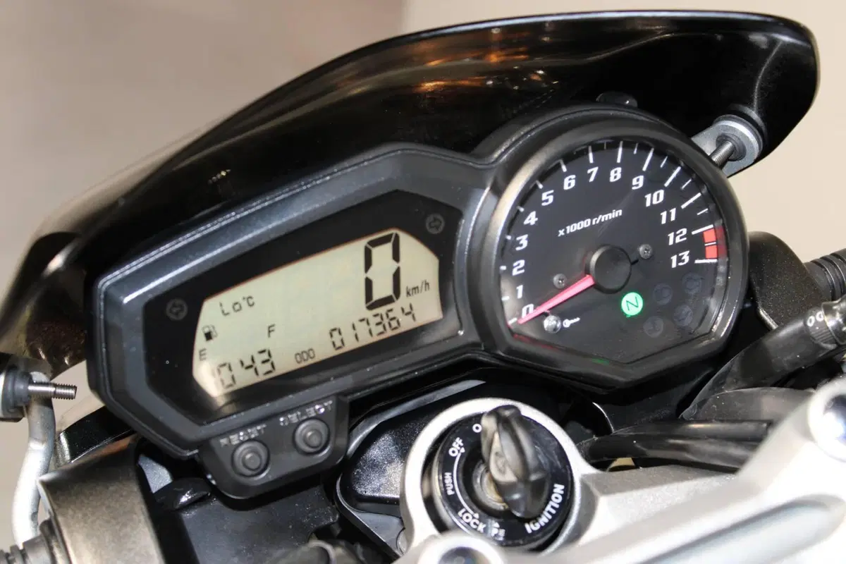 Yamaha FZ1 (2006 - 16) (6)