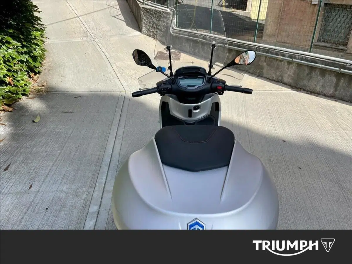 Piaggio Beverly 400 S ABS-ASR (2021 - 24) (8)