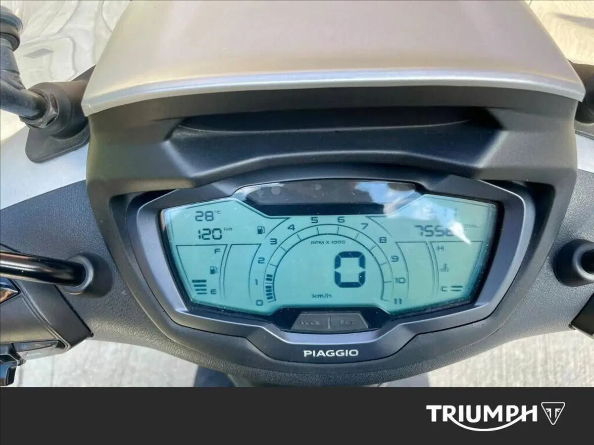 Piaggio Beverly 400 S ABS-ASR (2021 - 24) (11)