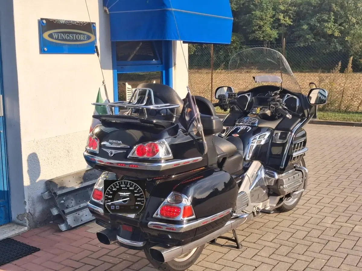 Honda GL 1800 Gold Wing (2007 - 11) (3)
