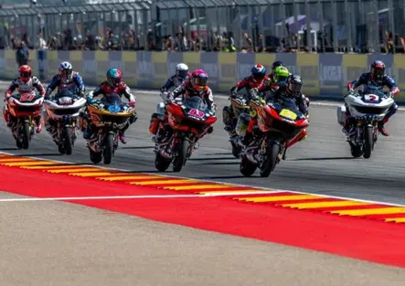 Harley-Davidson lascia il King of the Baggers: dal 2027 si corre solo con la MotoGP o sotto casa