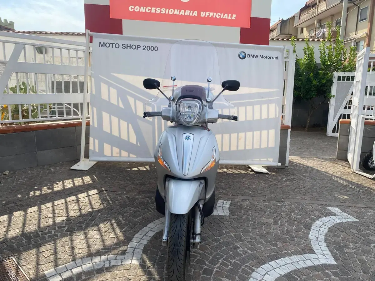 Piaggio Beverly 350 SportTouring ie (2011 - 15) (2)