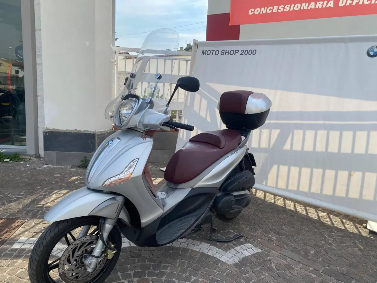 Piaggio Beverly 350 SportTouring ie (2011 - 15)