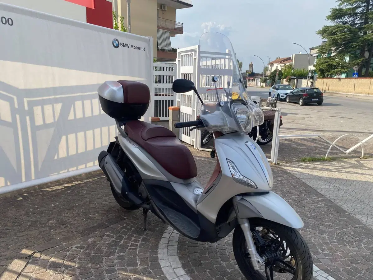 Piaggio Beverly 350 SportTouring ie (2011 - 15) (3)