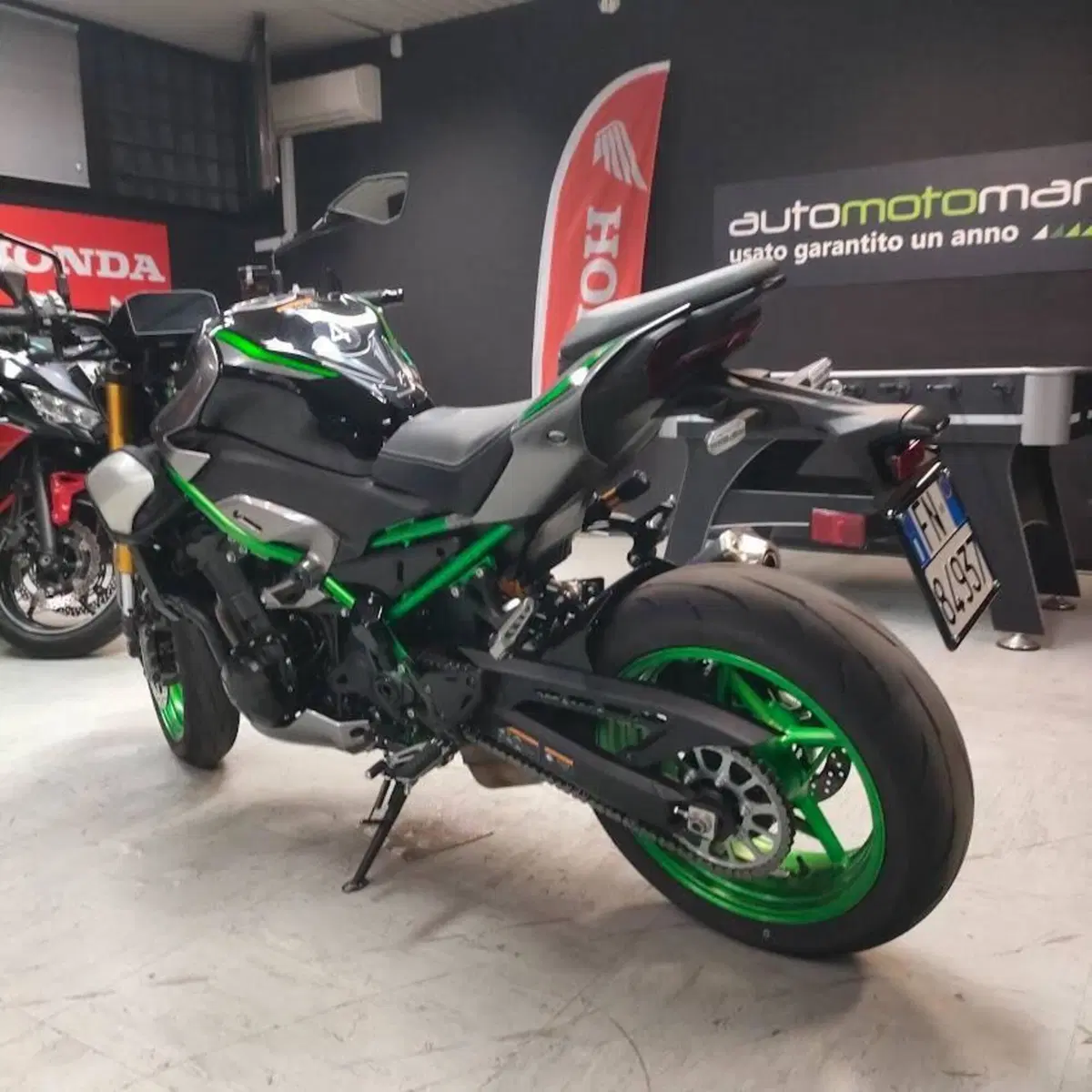 Kawasaki Z 900 SE (2025 - 27) (4)