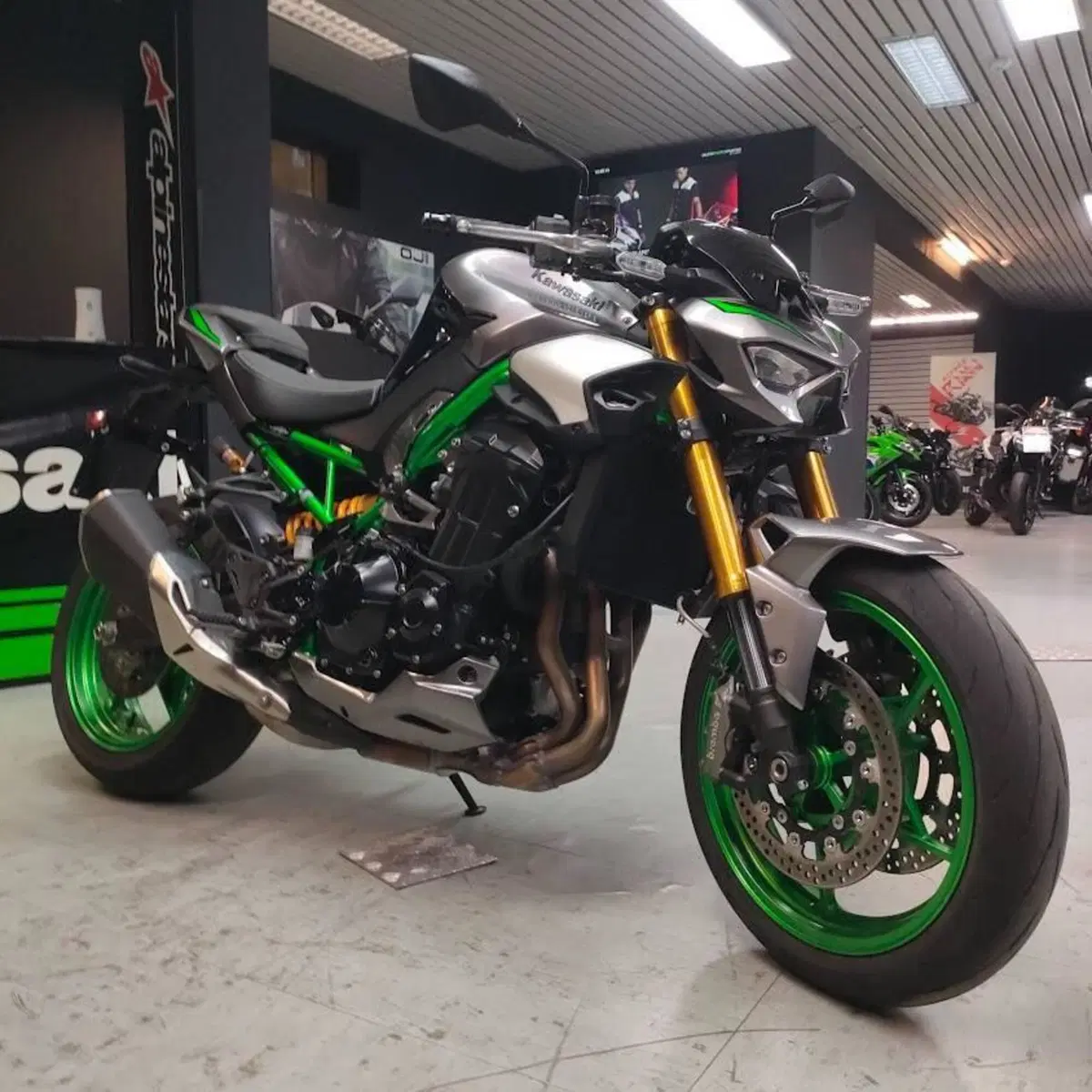 Kawasaki Z 900 SE (2025 - 27) (5)
