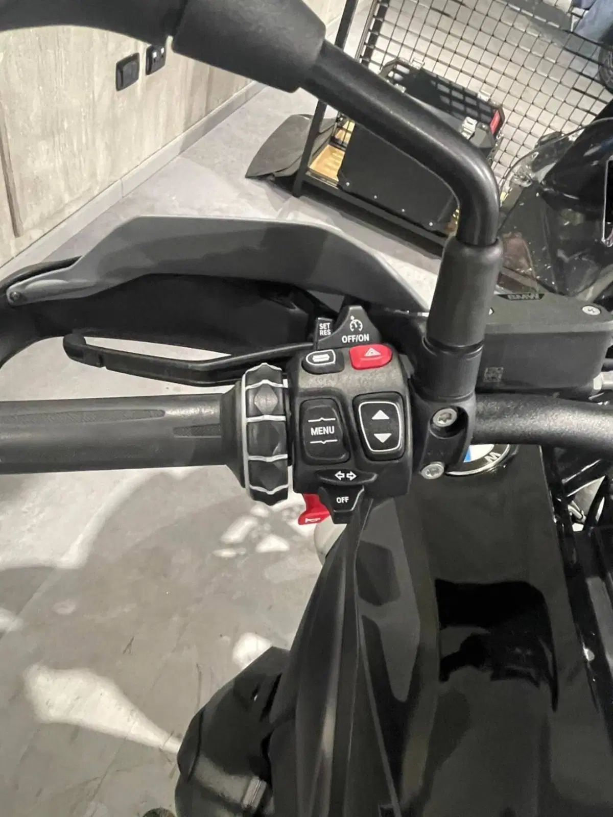 Bmw R 1300 GS Triple Black (2023 - 26) (4)