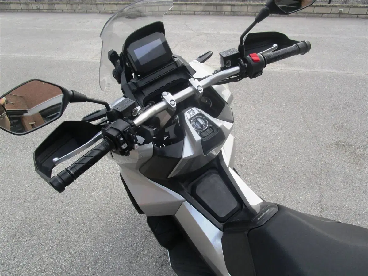 Honda ADV 350 (2022 - 24) (8)