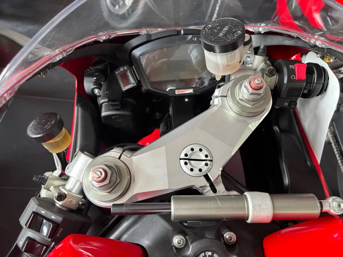 Ducati 1198 (2009 - 12) (9)