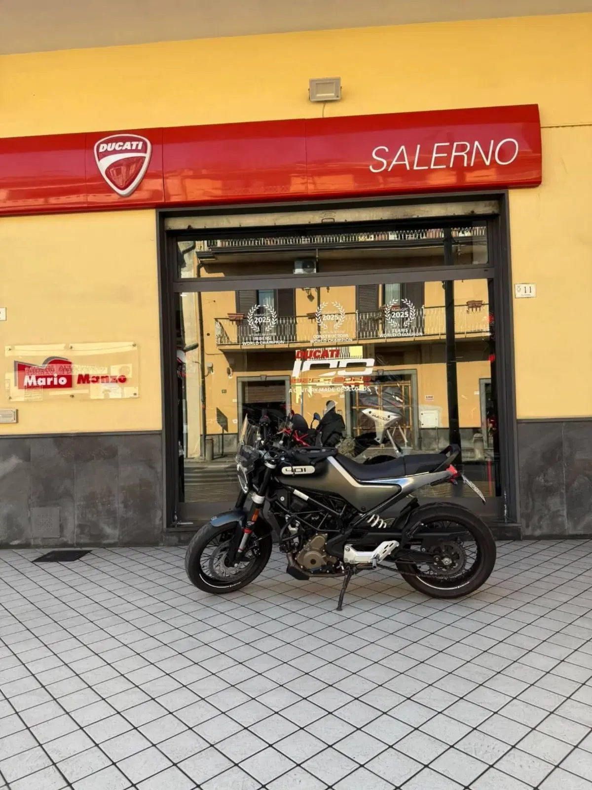 Husqvarna Svartpilen 401 (2020)