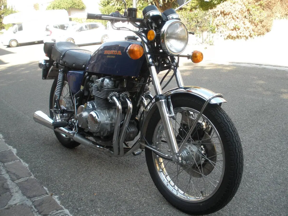 Honda Cb 400 four (2)