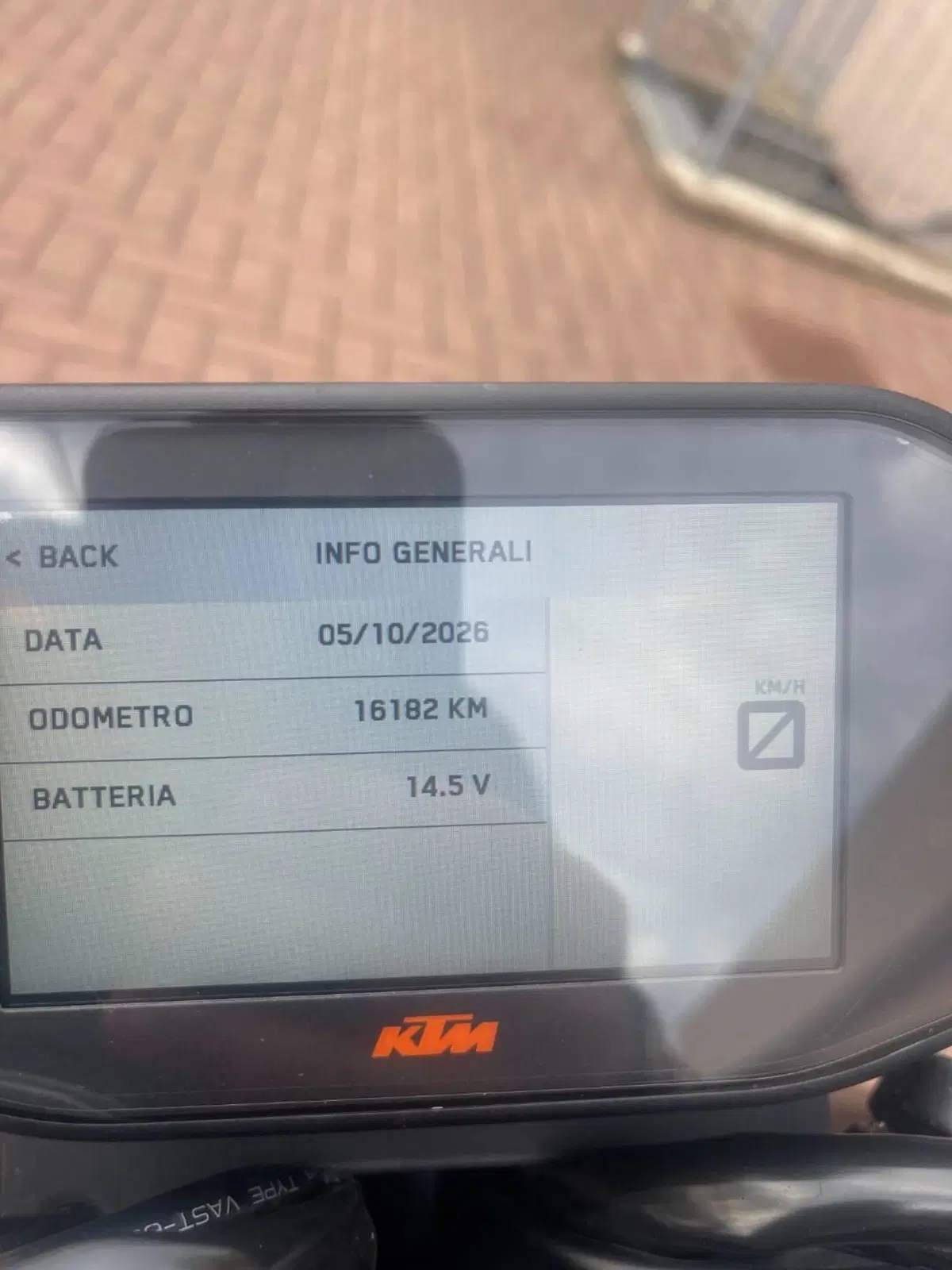 KTM 890 Duke L (2021) (4)