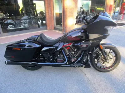 Harley-Davidson CVO Road Glide ST (2024) usata