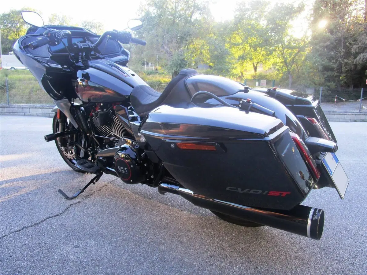 Harley-Davidson CVO Road Glide ST (2024) (4)