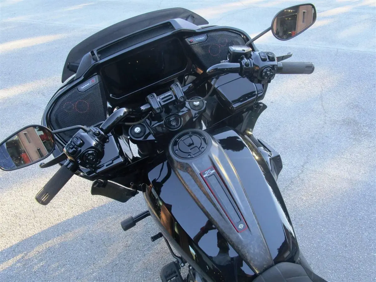 Harley-Davidson CVO Road Glide ST (2024) (7)