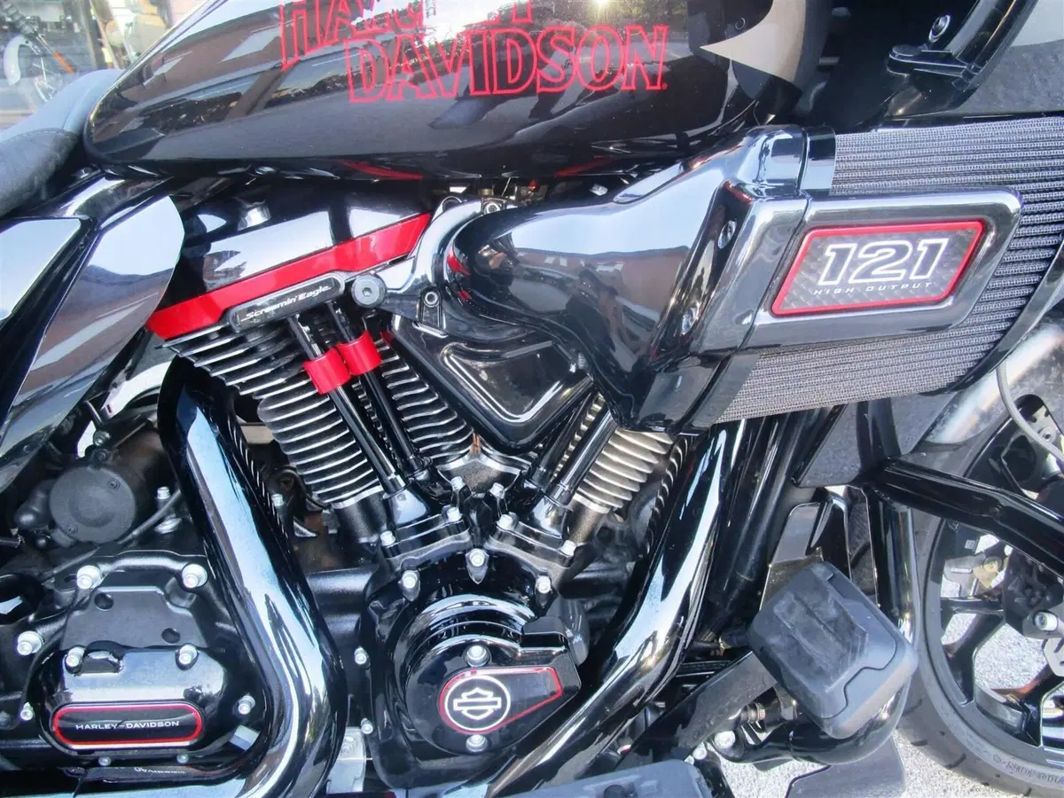 Harley-Davidson CVO Road Glide ST (2024) (12)