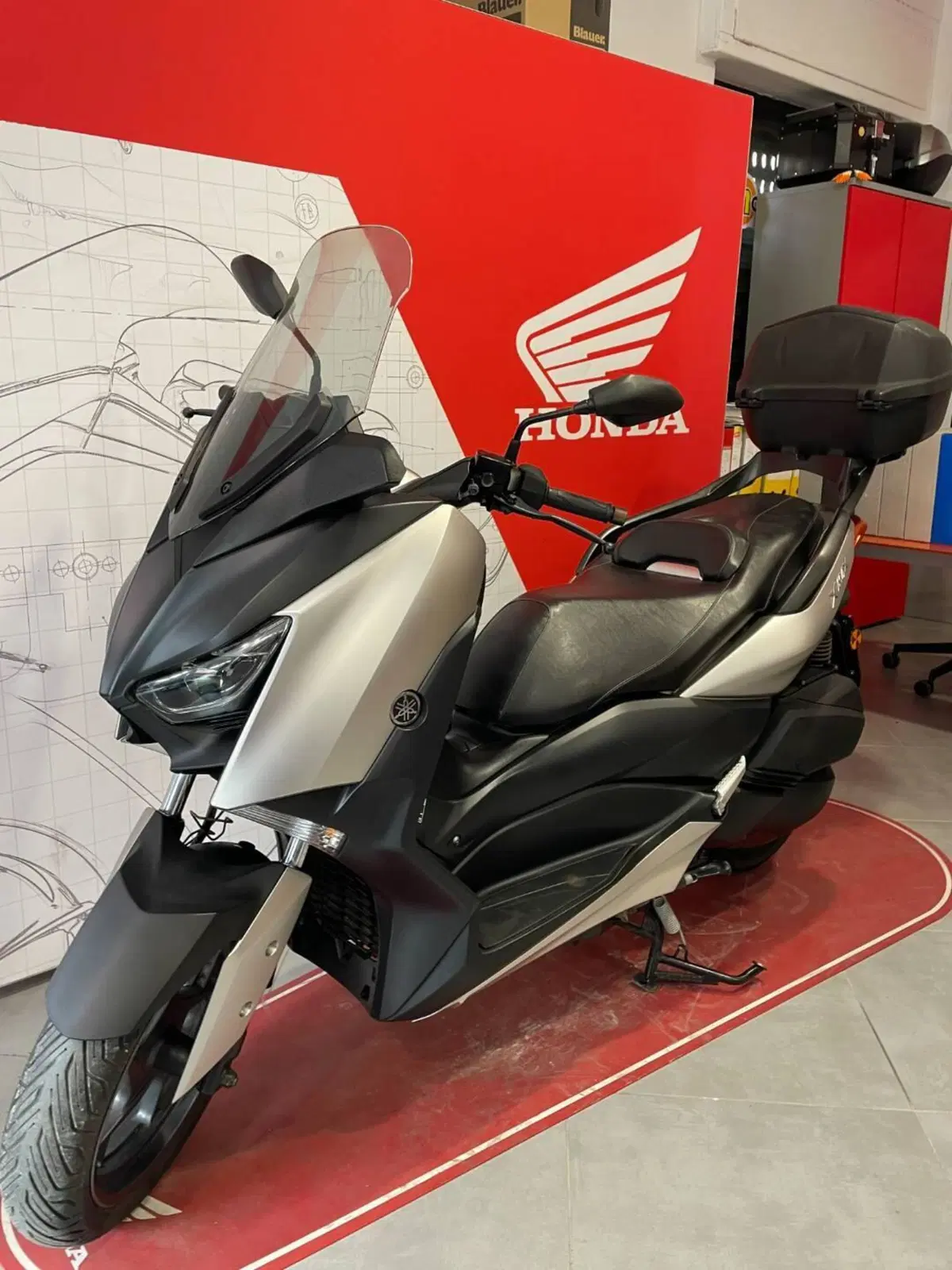 Yamaha X-Max 300 ABS (2017 - 20) (4)