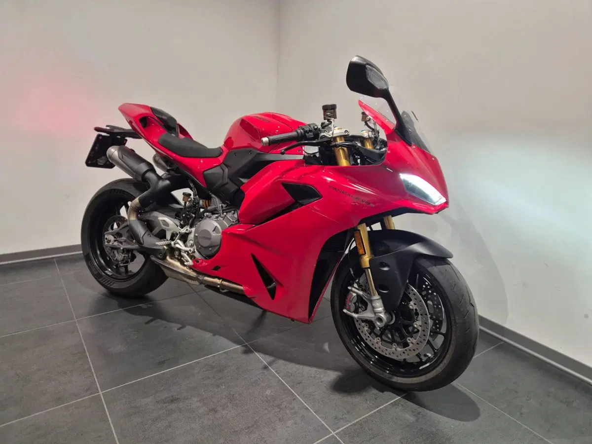 Ducati Panigale V2 S (2025 - 26) (4)
