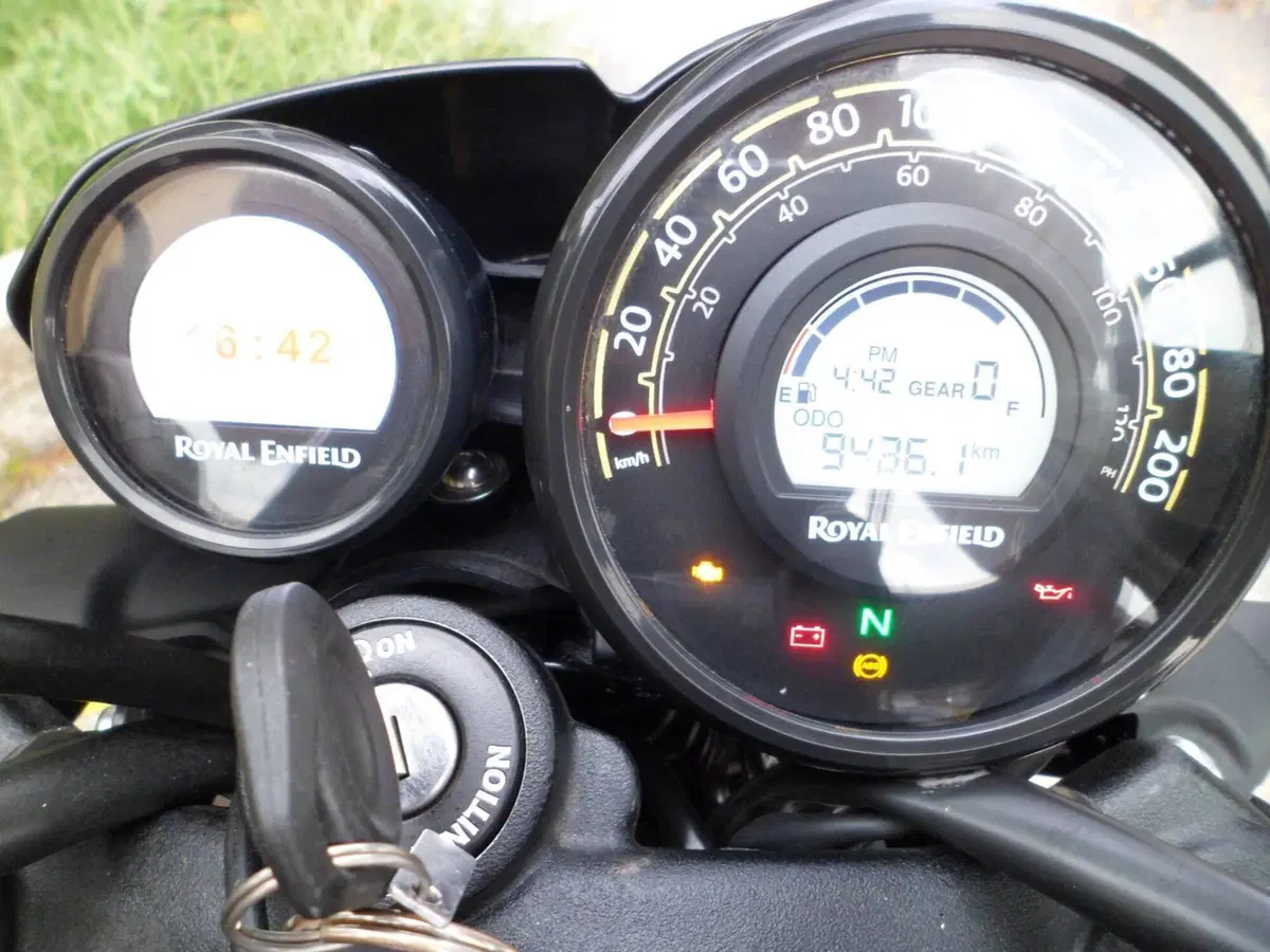 Royal Enfield Guerrilla 450 (2024 - 26) (7)