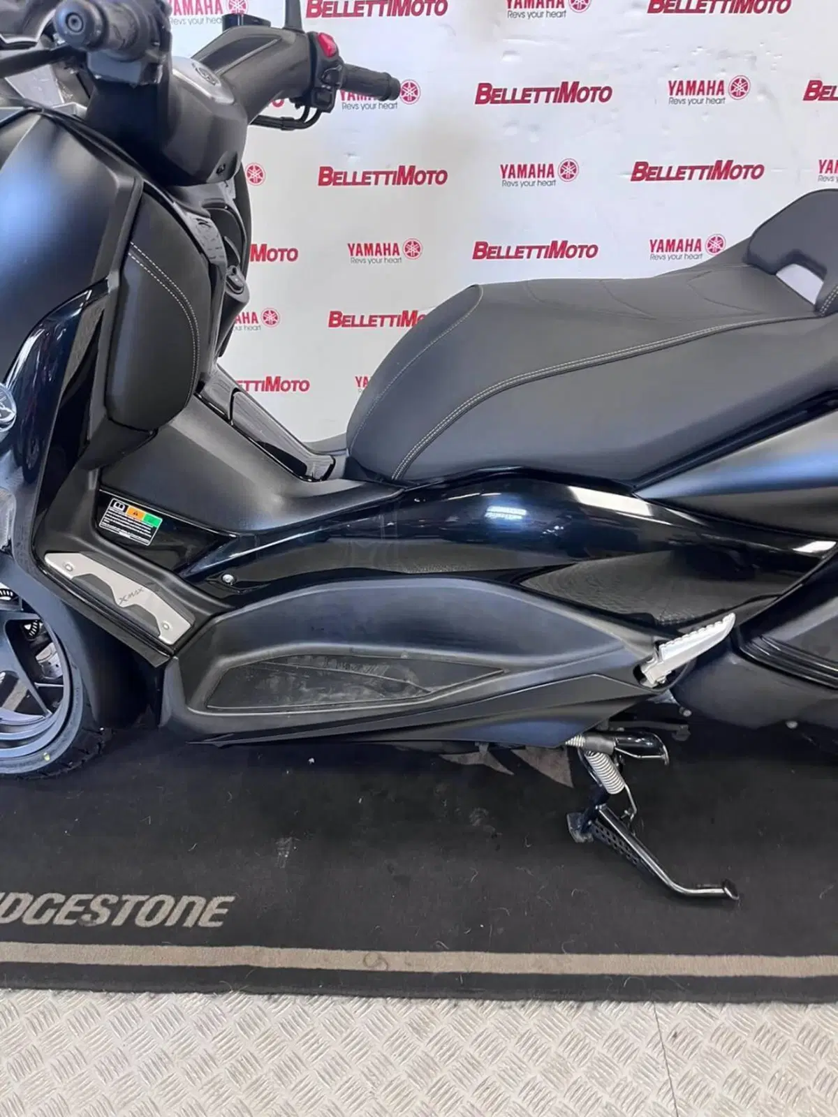 Yamaha X-Max 300 Iron Max (2019 - 20) (9)