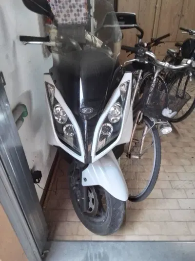Kymco Downtown 300i (2009 - 17) usata