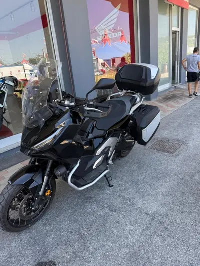 Honda X-ADV 750 Special Edition Adventure (2026) usata
