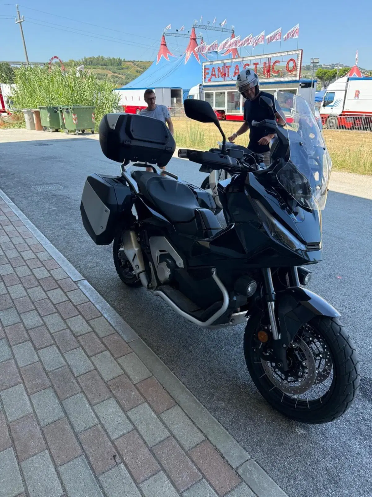 Honda X-ADV 750 Special Edition Adventure (2026) (2)