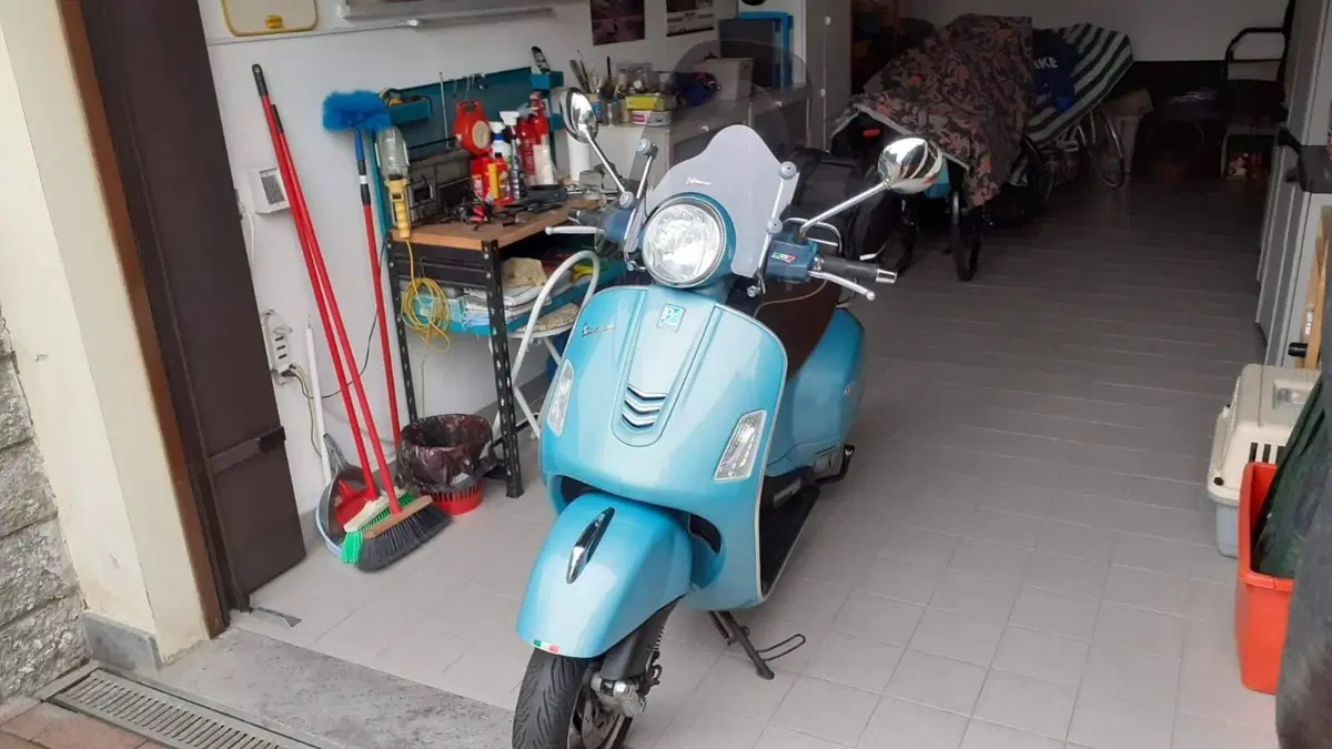 Vespa GTS 300 ABS Settantesimo (2016) (5)